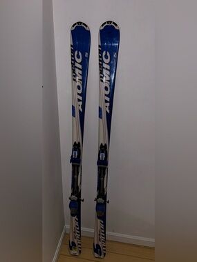 The Atomic 172 cm C-Series C6 Skis